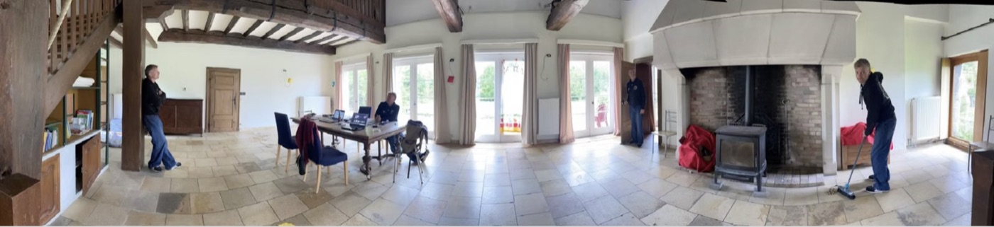 Vue panoramique de l’intérieur de La Tanière